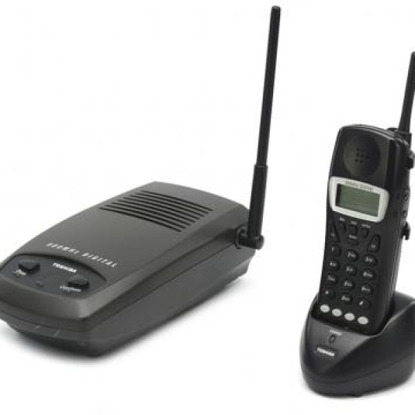 Toshiba - DKT-2204-CT Cordless phone